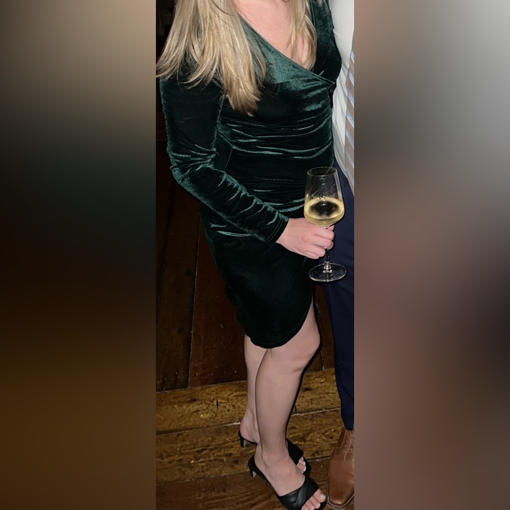 CYiNU Dress - Picture 3 of 3